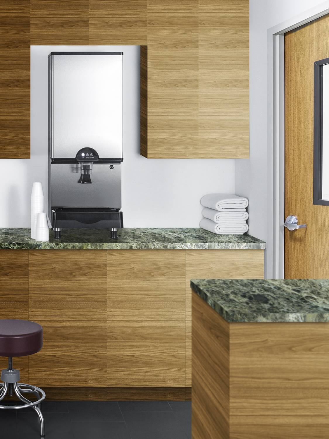 Commercially listed countertop ice and water dispenser with 378 lb. ice production capacity